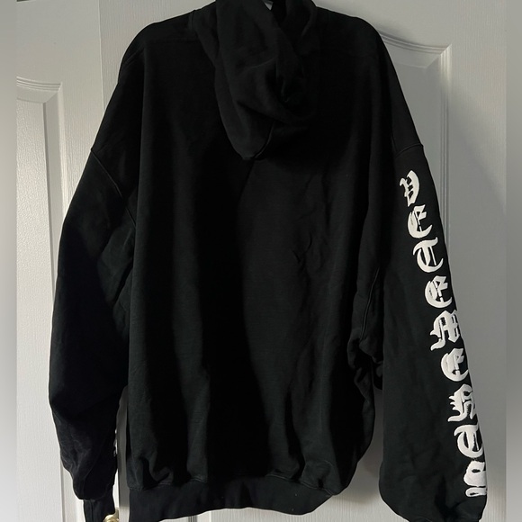 VETEMENTS Anarchy Black Hoodie - Picture 3 of 5